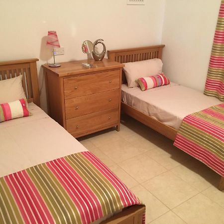 Excellent 2 Bed Apartment Mandria  Exterior photo